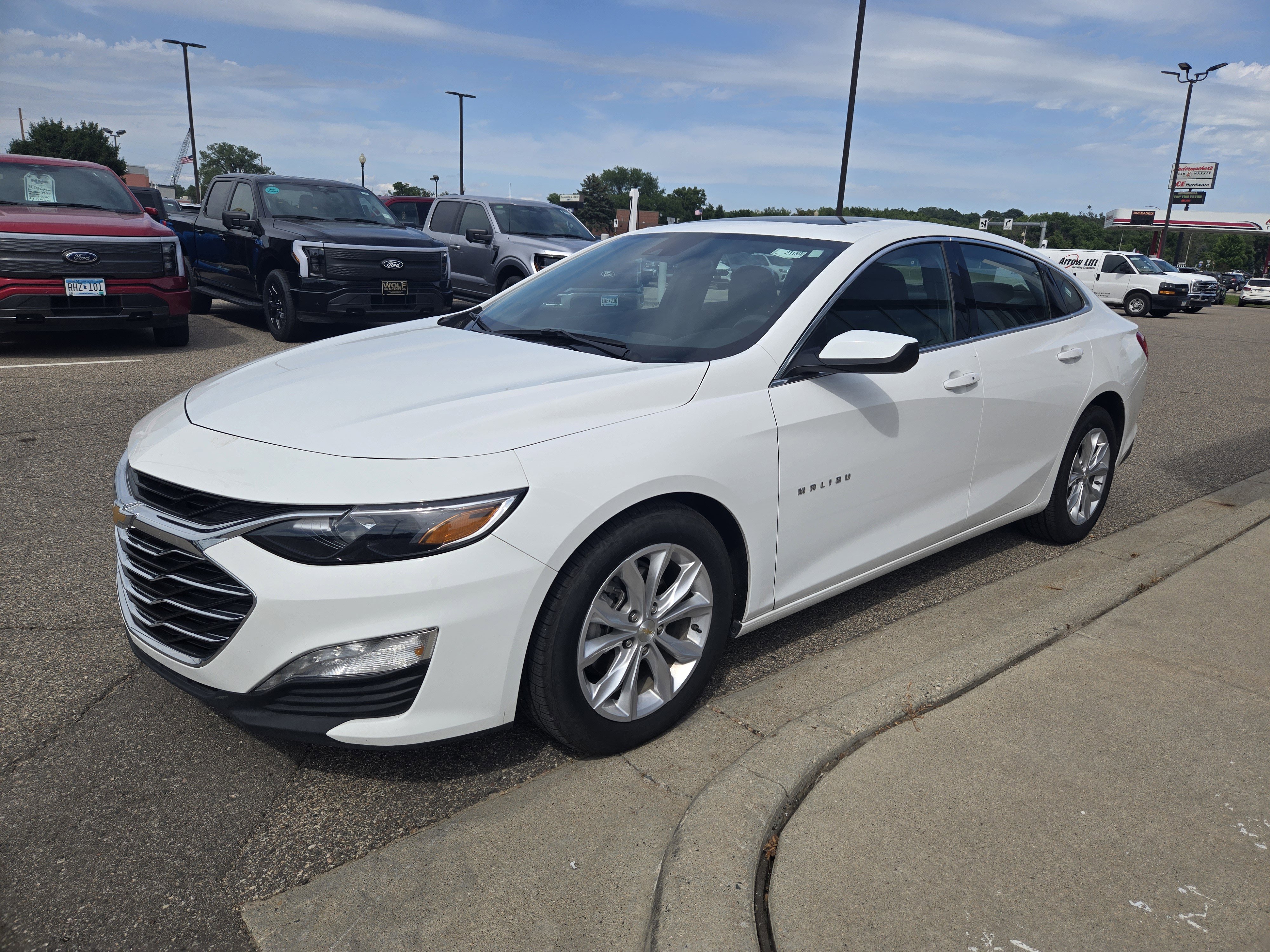 Used 2024 Chevrolet Malibu LT image 17