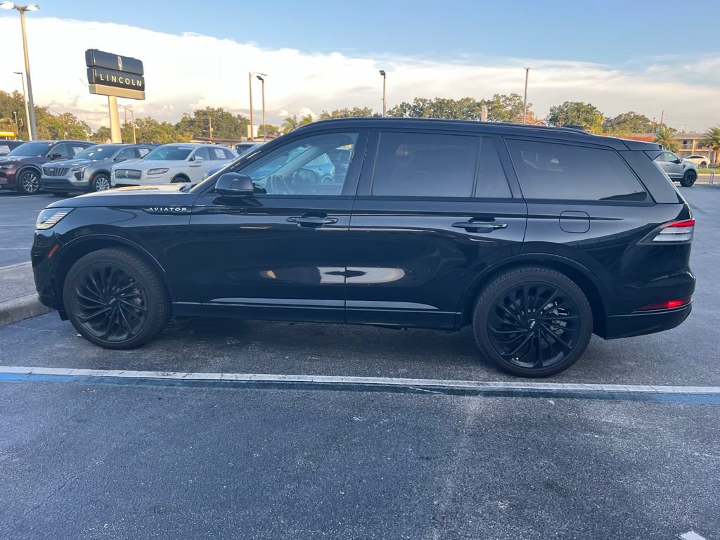 Used 2025 Lincoln Aviator Reserve w/ Jet Appearance Package RWD image 9
