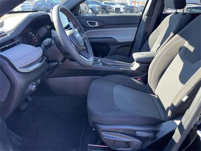 Used 2024 Jeep Compass Sport image 13