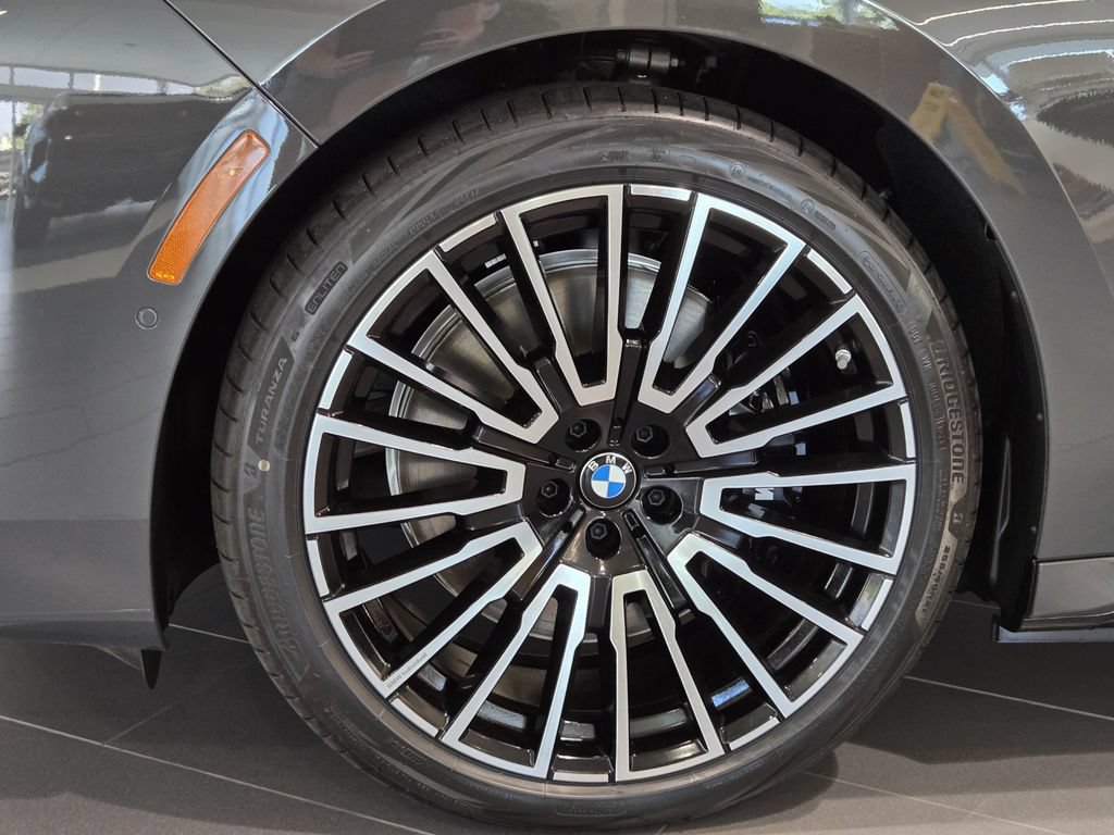 New 2026 BMW i7 xDrive60 w/ Executive Package AWD/4WD image 7