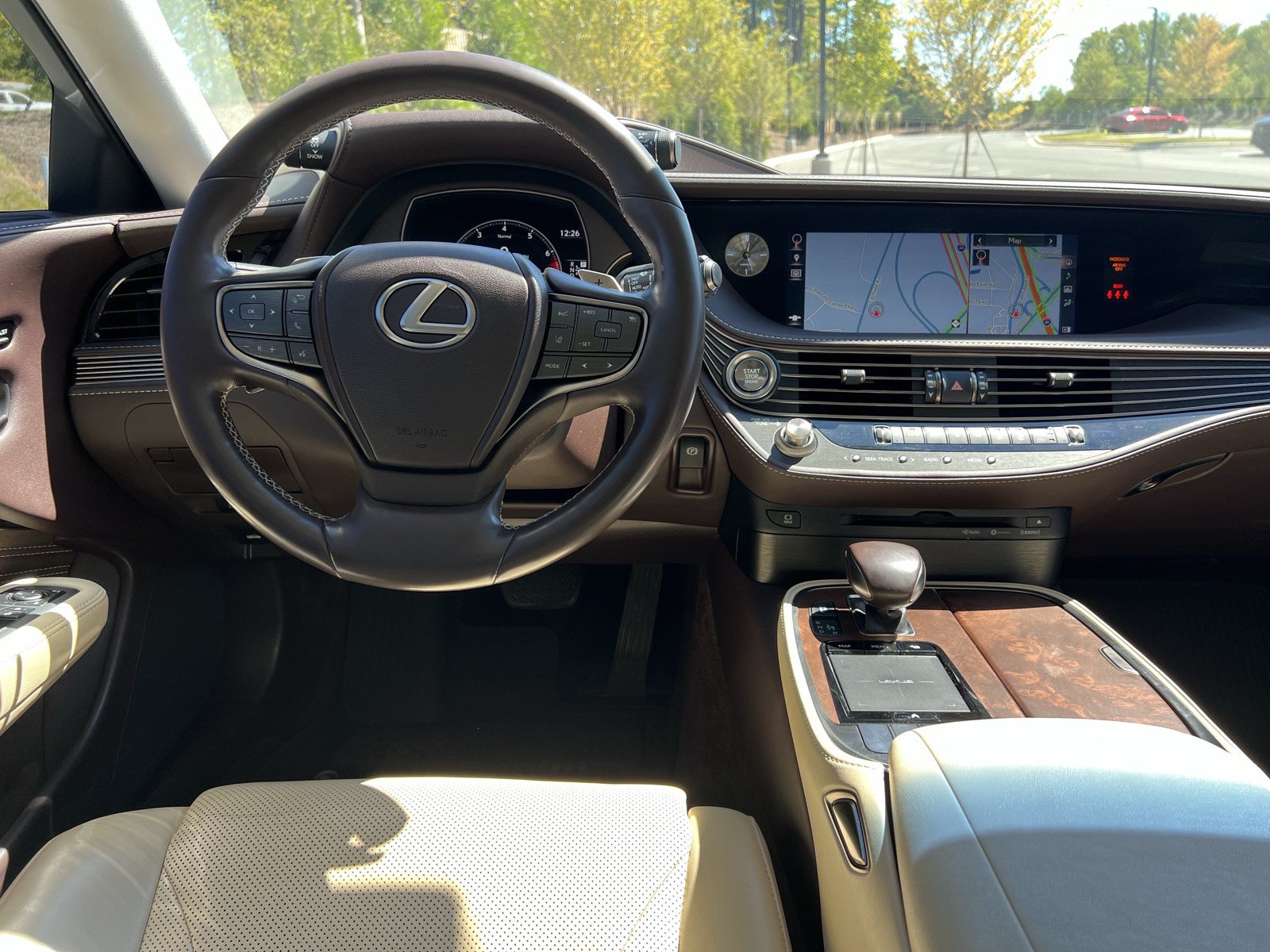 Used 2018 Lexus LS 500 w/ Accessory Package (Z2) RWD image 30