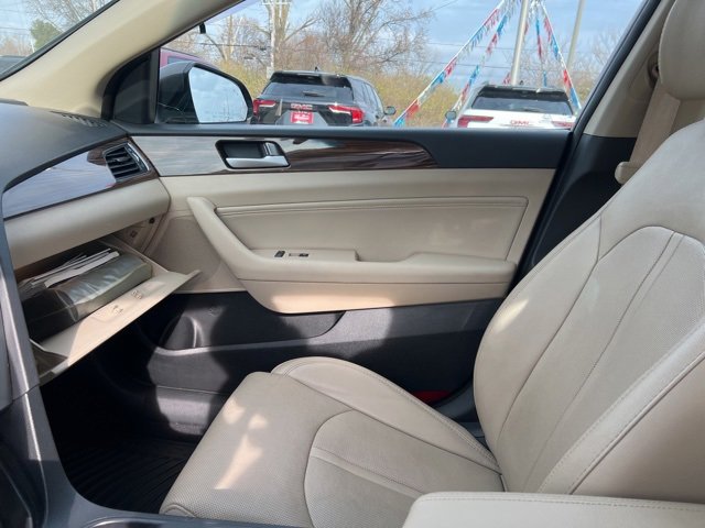 Used 2016 Hyundai Sonata Limited w/ Option Group 05 image 24