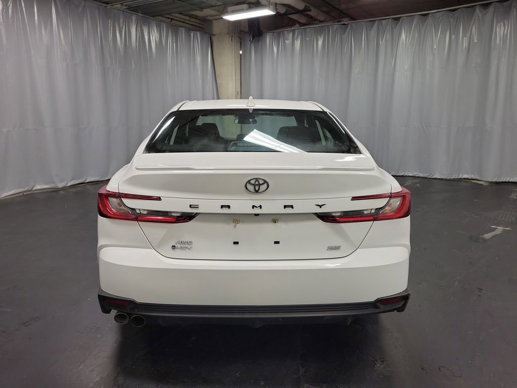 Used 2025 Toyota Camry SE image 7