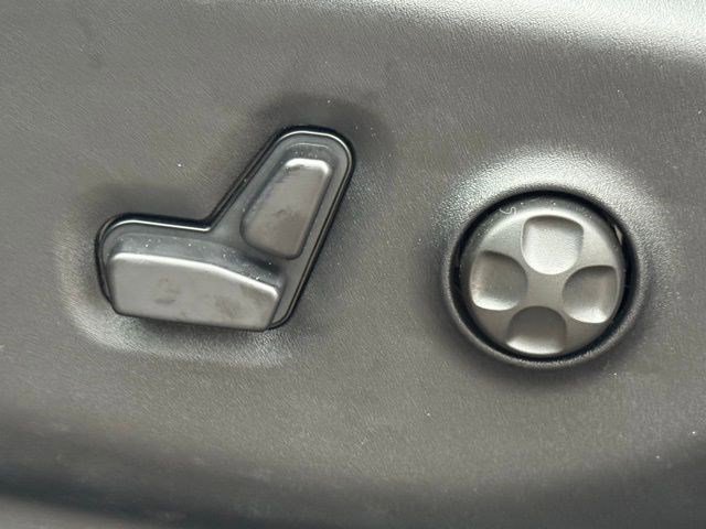 New 2026 Chrysler Pacifica Limited w/ S Appearance Package image 12