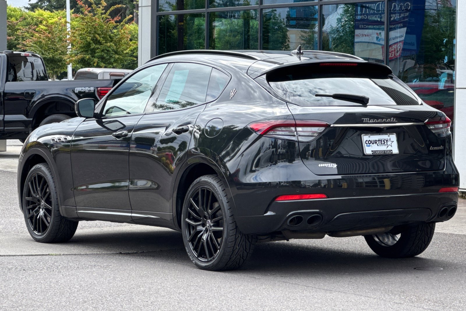 Used 2022 Maserati Levante GT AWD/4WD image 6