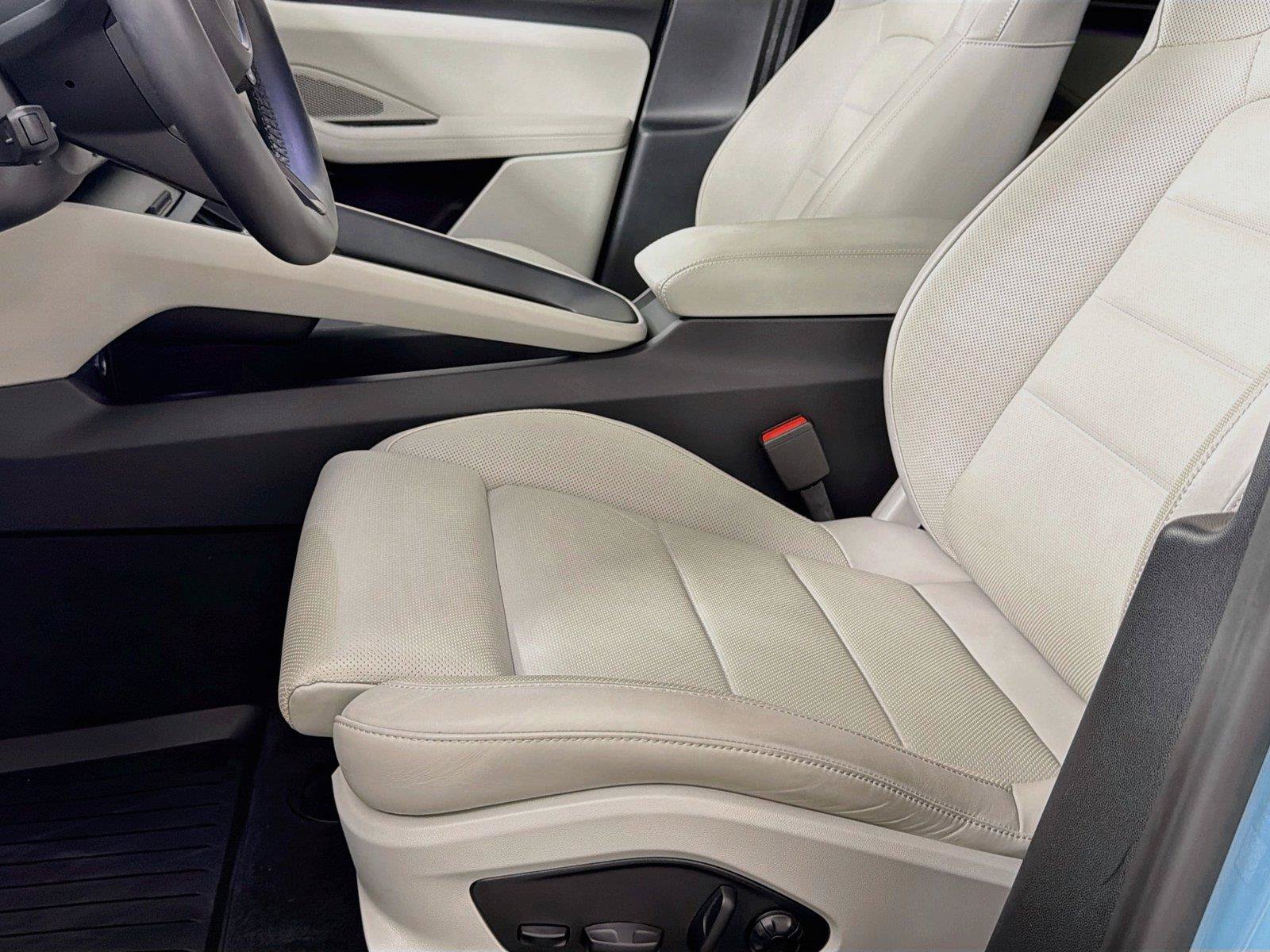 Certified 2026 Porsche Macan Electric RWD image 32