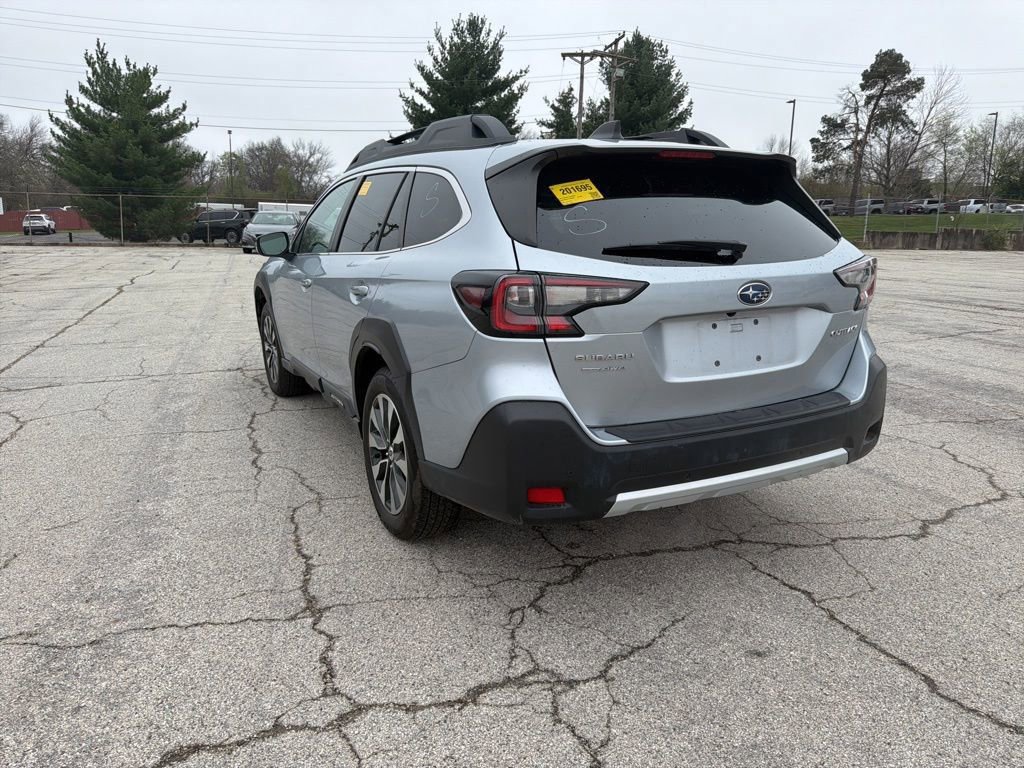 Used 2023 Subaru Outback Limited image 11