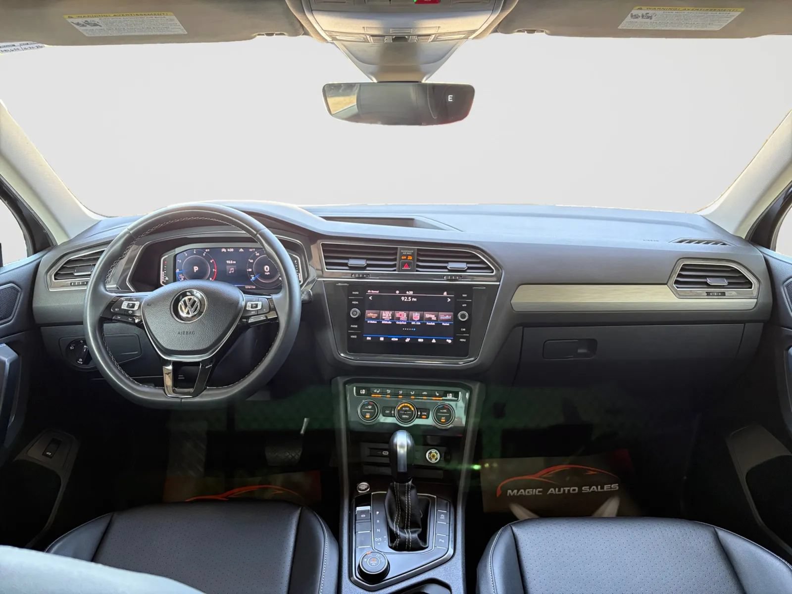 Used 2021 Volkswagen Tiguan SEL AWD/4WD image 22