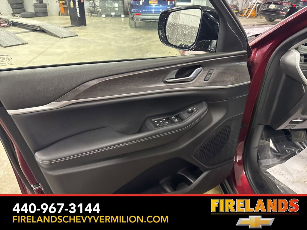 Used 2023 Jeep Grand Cherokee Limited image 11