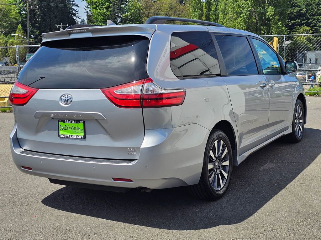 Used 2018 Toyota Sienna XLE w/ XLE Navigation Package AWD/4WD image 7