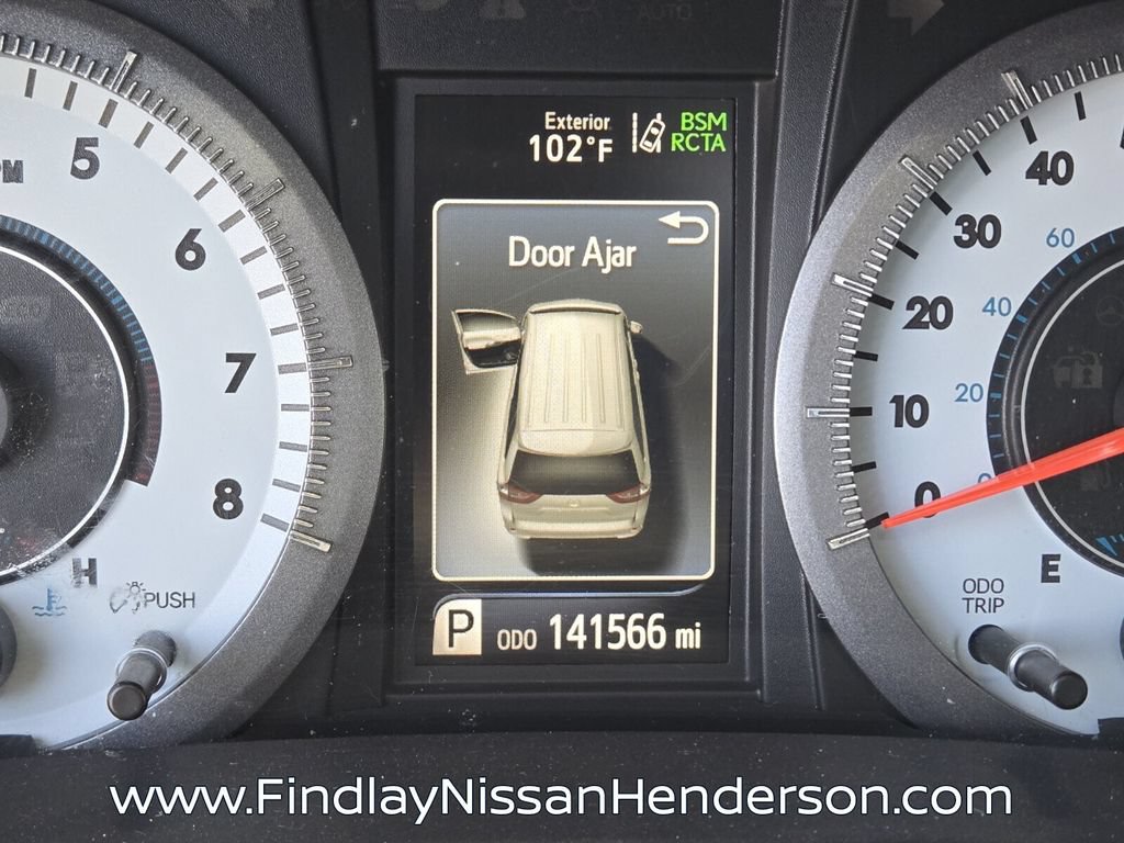 Used 2018 Toyota Sienna SE Premium w/ Carpet Mat Package FWD image 32
