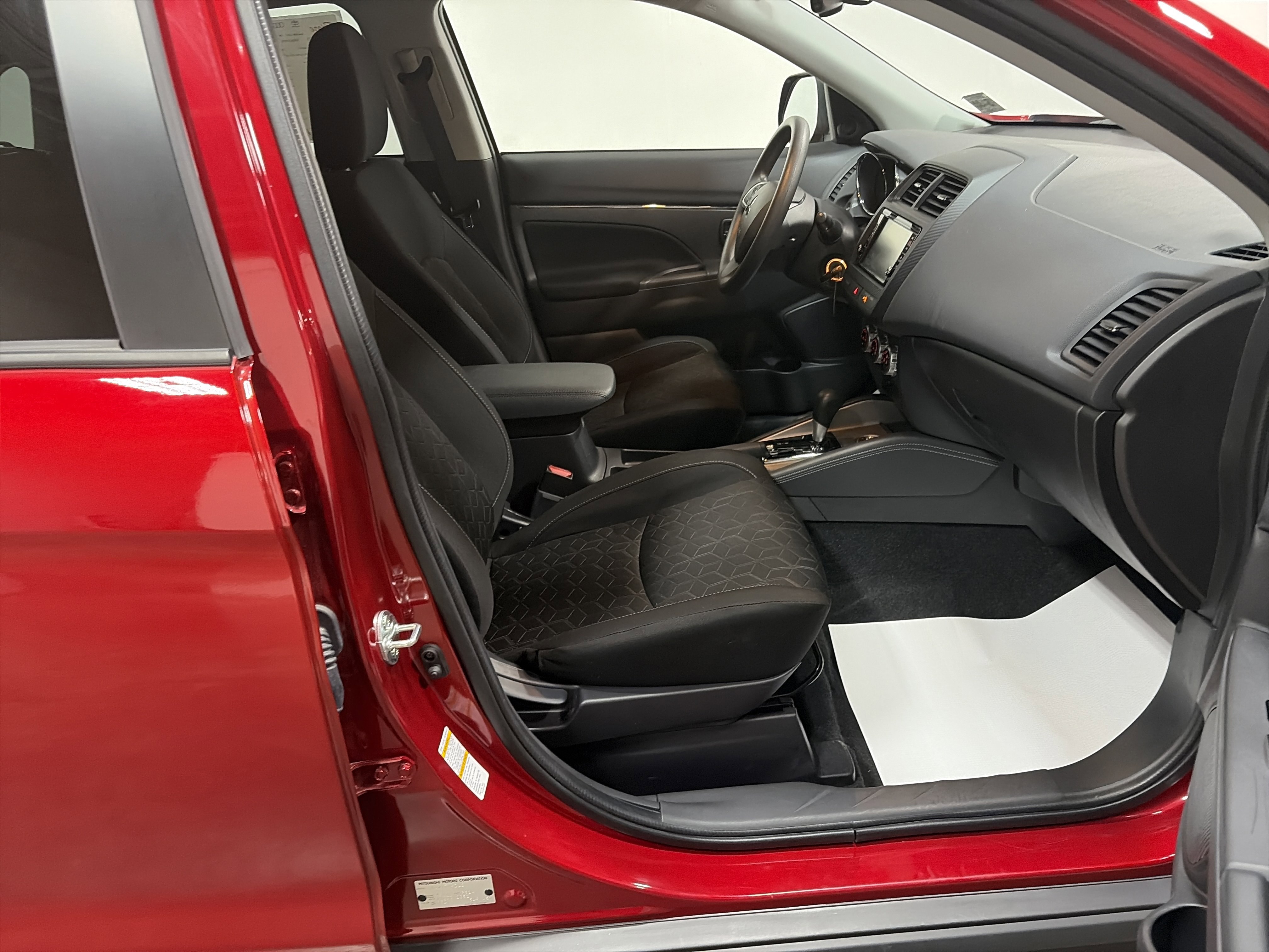 Used 2025 Mitsubishi Outlander Sport ES image 28