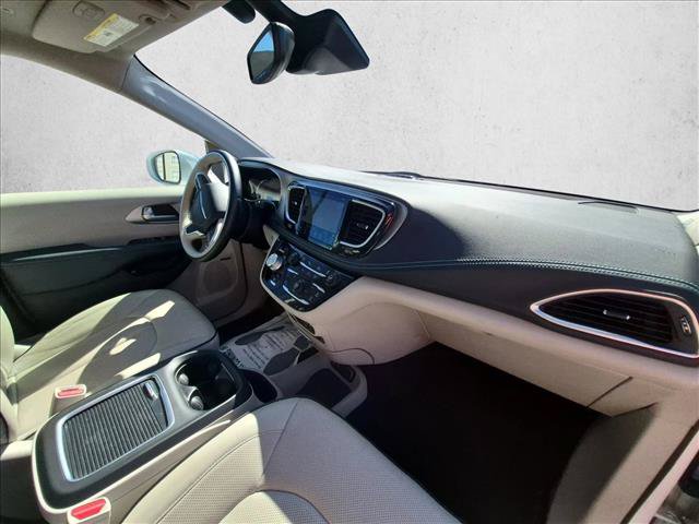 Used 2018 Chrysler Pacifica Limited w/ Advanced Safetytec Group FWD image 27