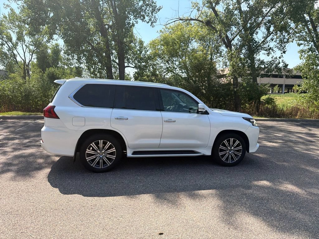 Used 2016 Lexus LX 570 4WD w/ Luxury Package image 21
