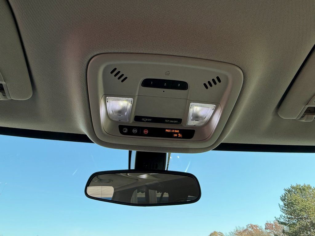 Certified 2021 Chevrolet Traverse LT image 24