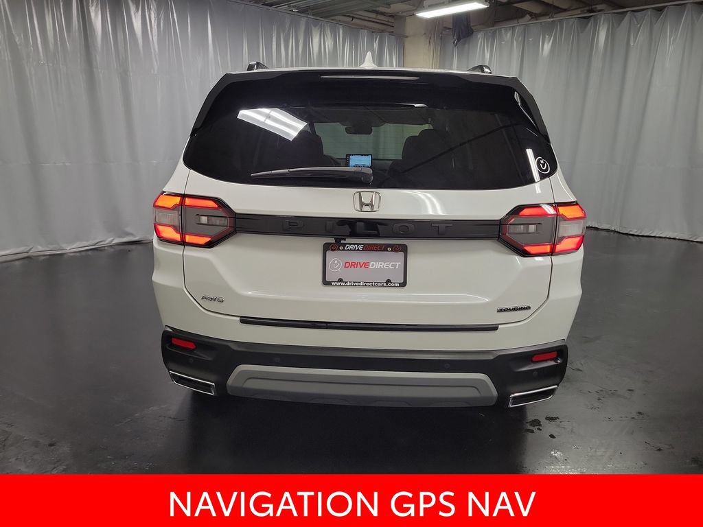 Used 2025 Honda Pilot Touring image 7