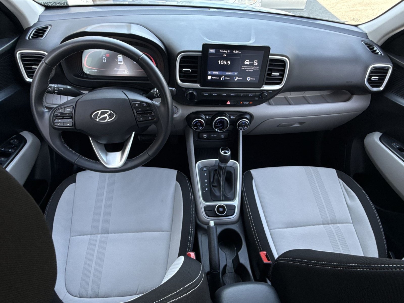 Certified 2024 Hyundai Venue SEL FWD image 23