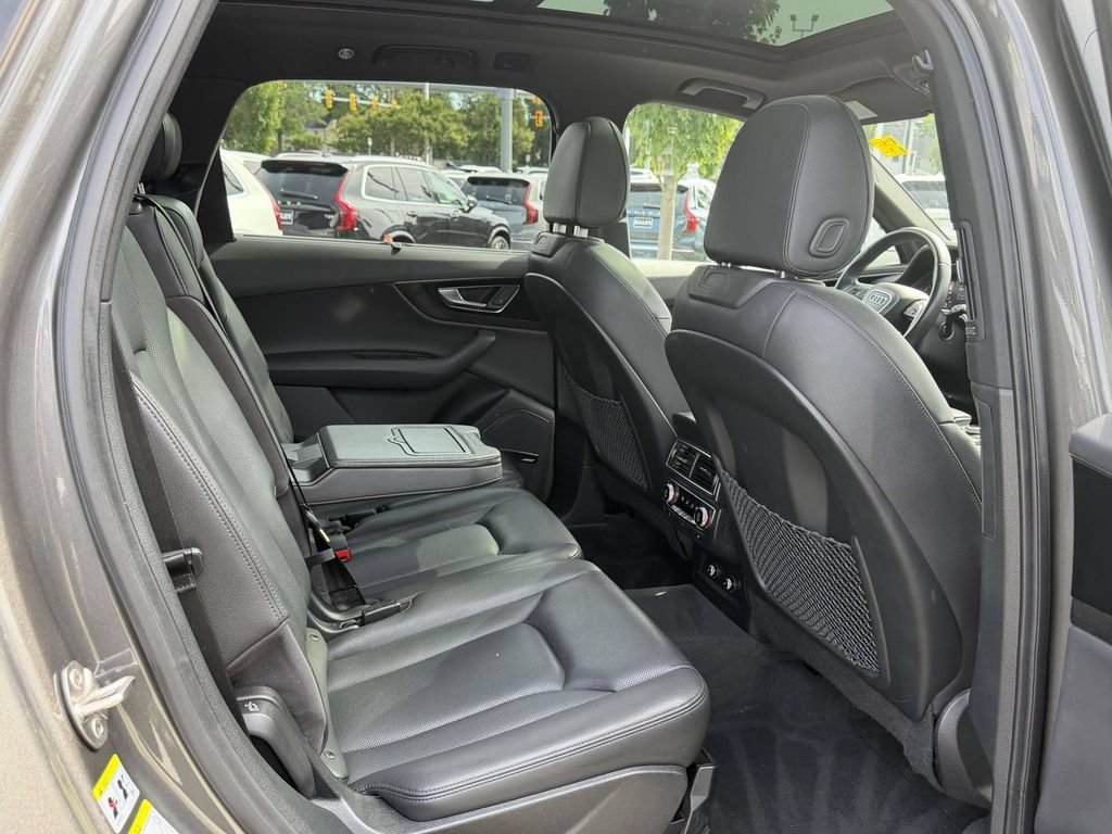 Used 2018 Audi Q7 3.0T Premium Plus w/ Premium Plus Package AWD/4WD image 13