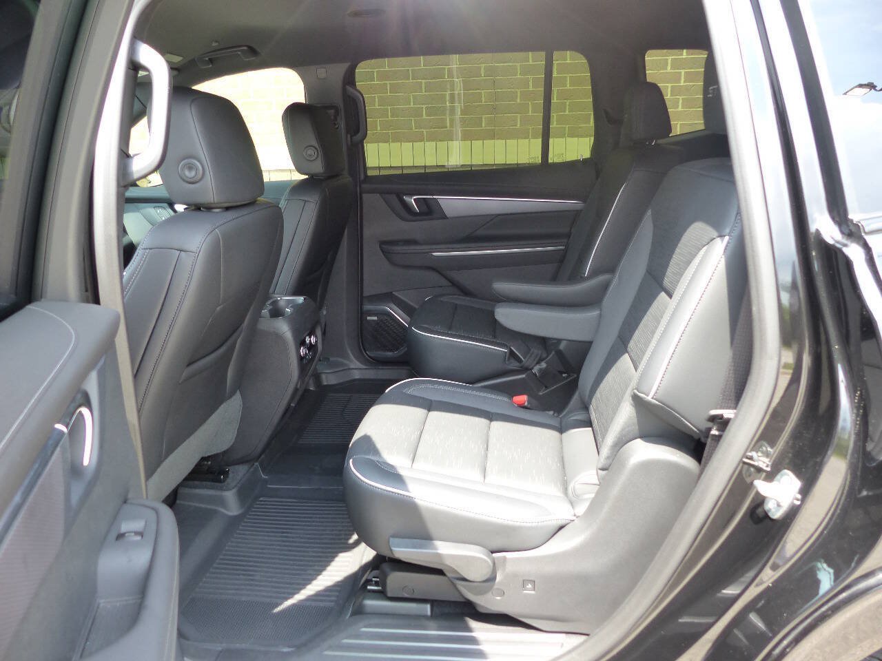 Used 2026 Buick Enclave Sport Touring w/ Power Package AWD/4WD image 44