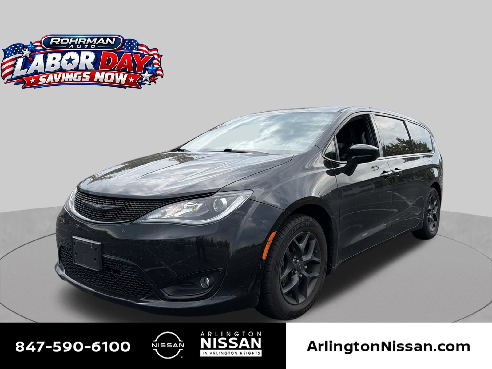 Used 2018 Chrysler Pacifica Touring Plus w/ S Appearance Package FWD image 1