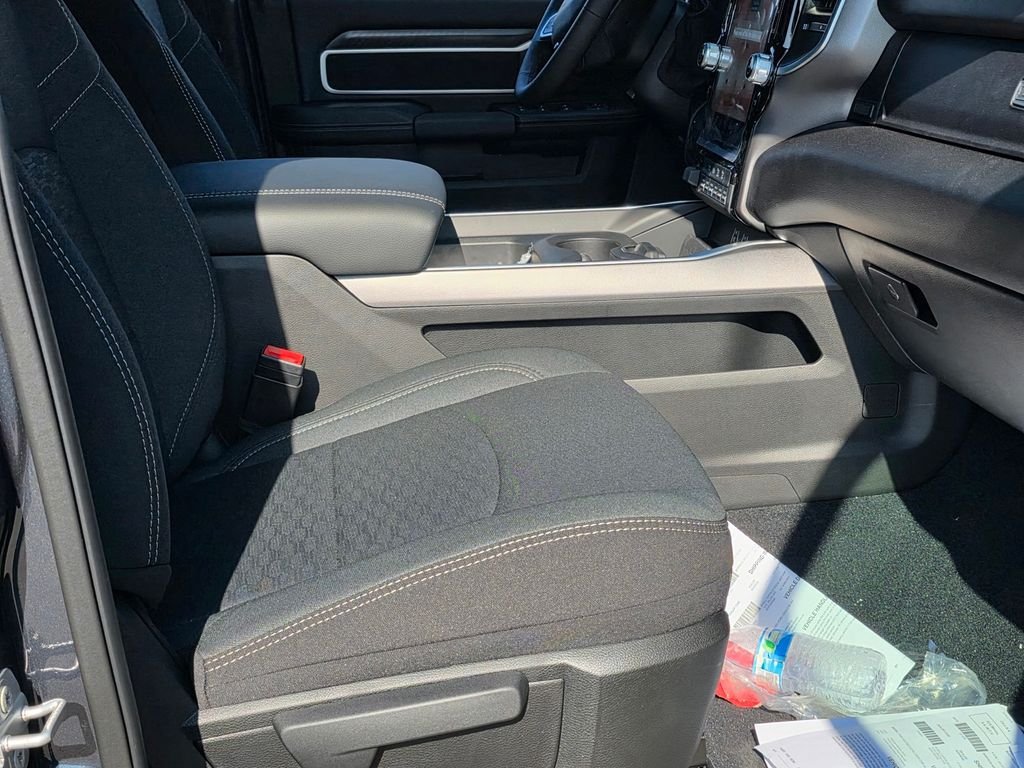 New 2026 RAM 3500 Big Horn AWD/4WD image 12