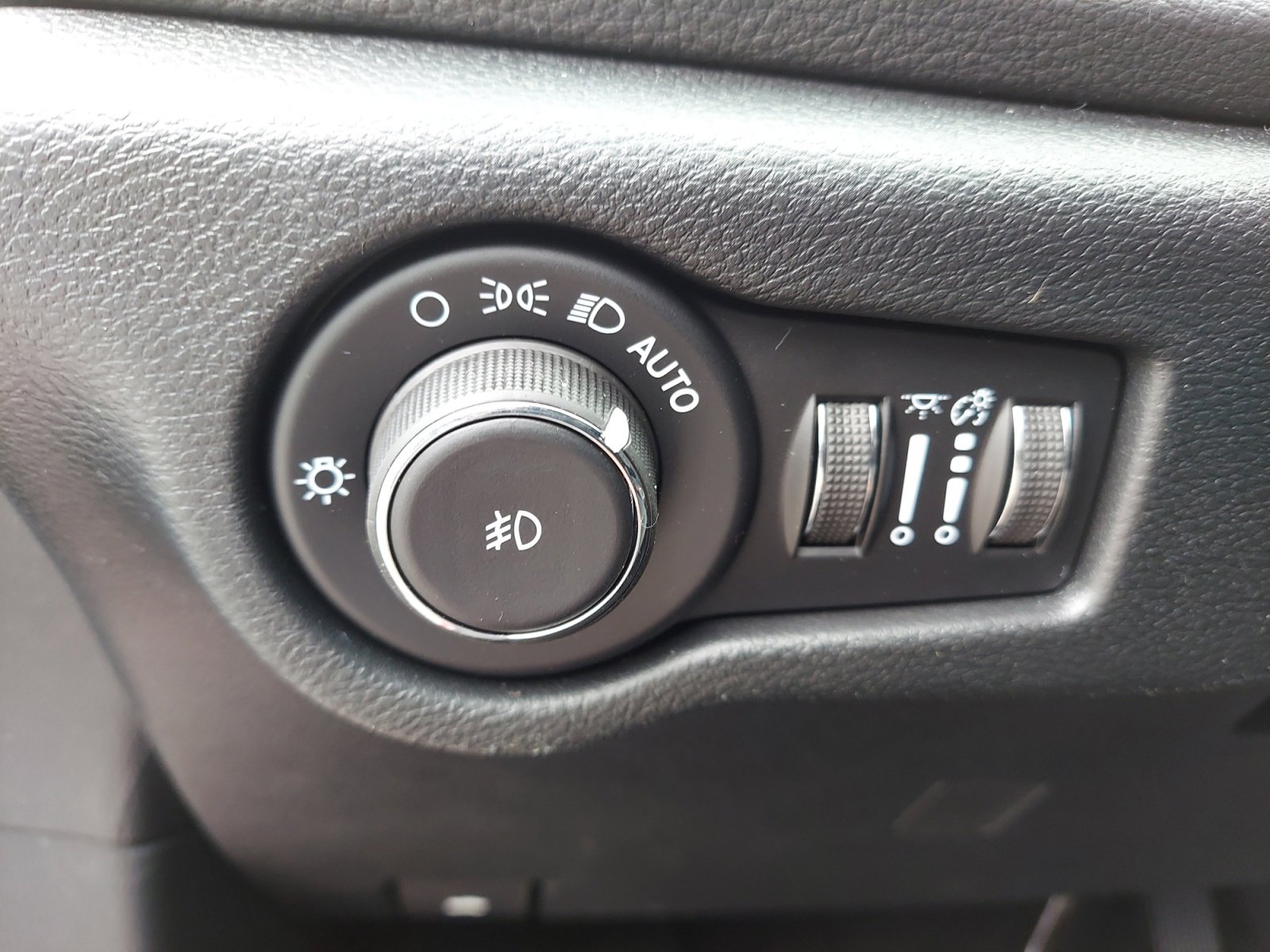 New 2026 Chrysler Pacifica Select w/ S Appearance Package FWD image 28