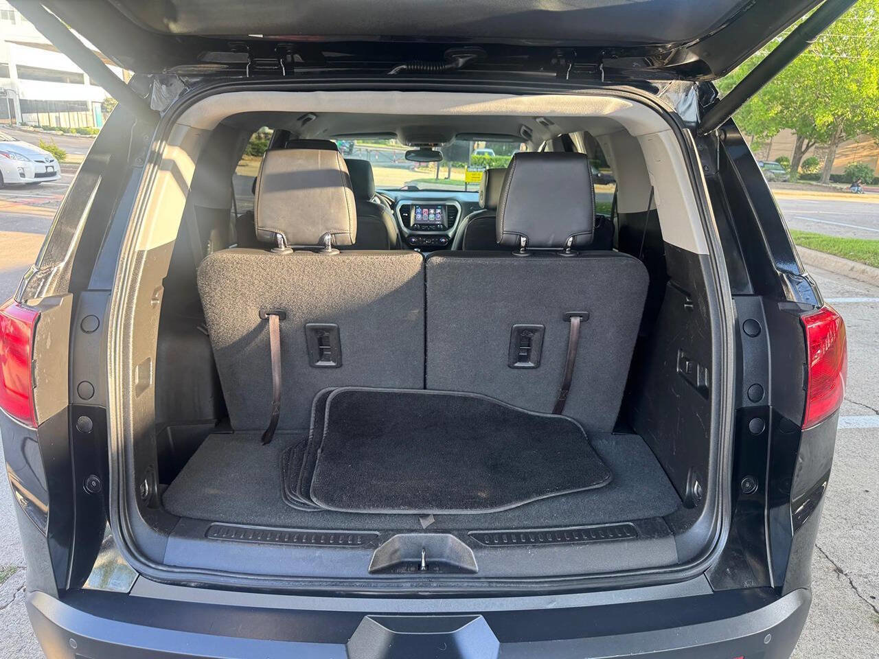 Used 2018 GMC Acadia SLT FWD image 32