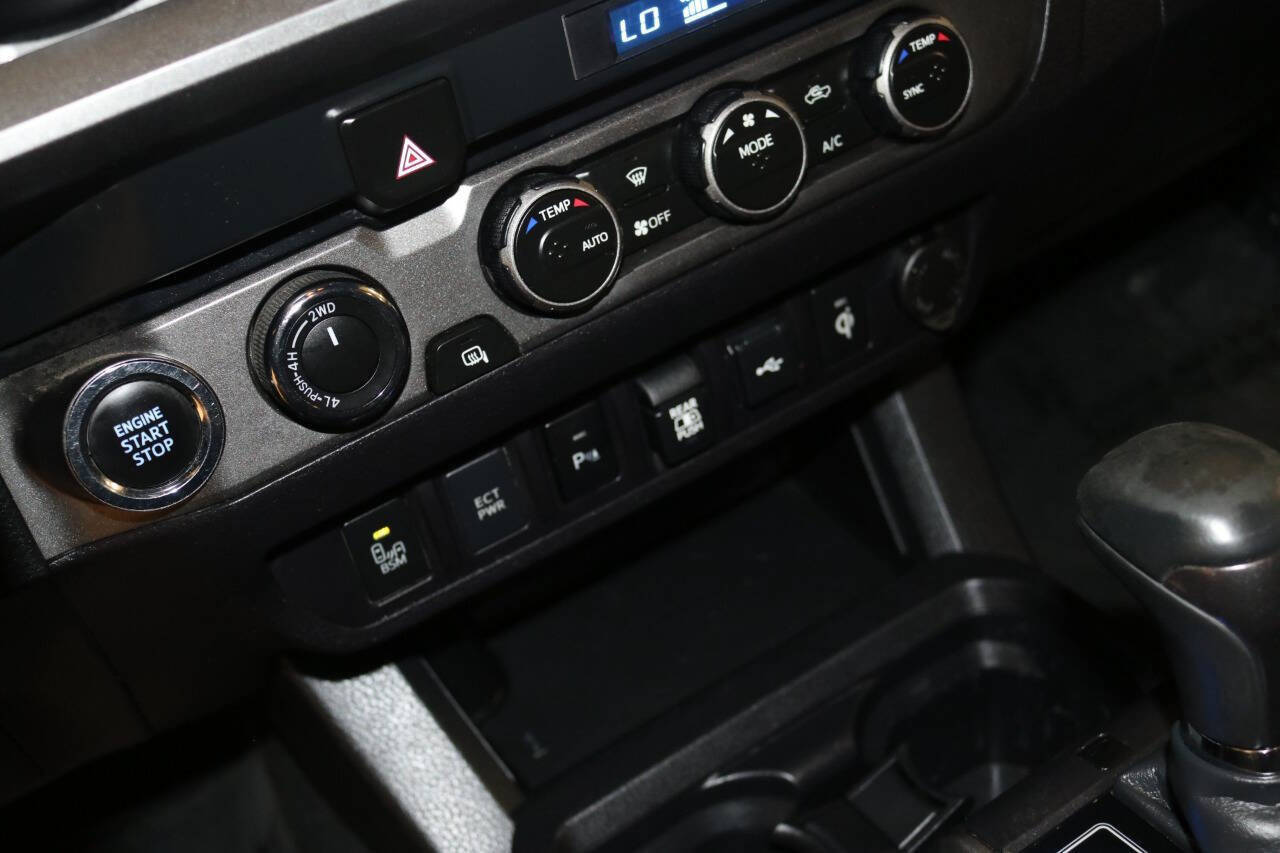 Used 2022 Toyota Tacoma TRD Off-Road image 39