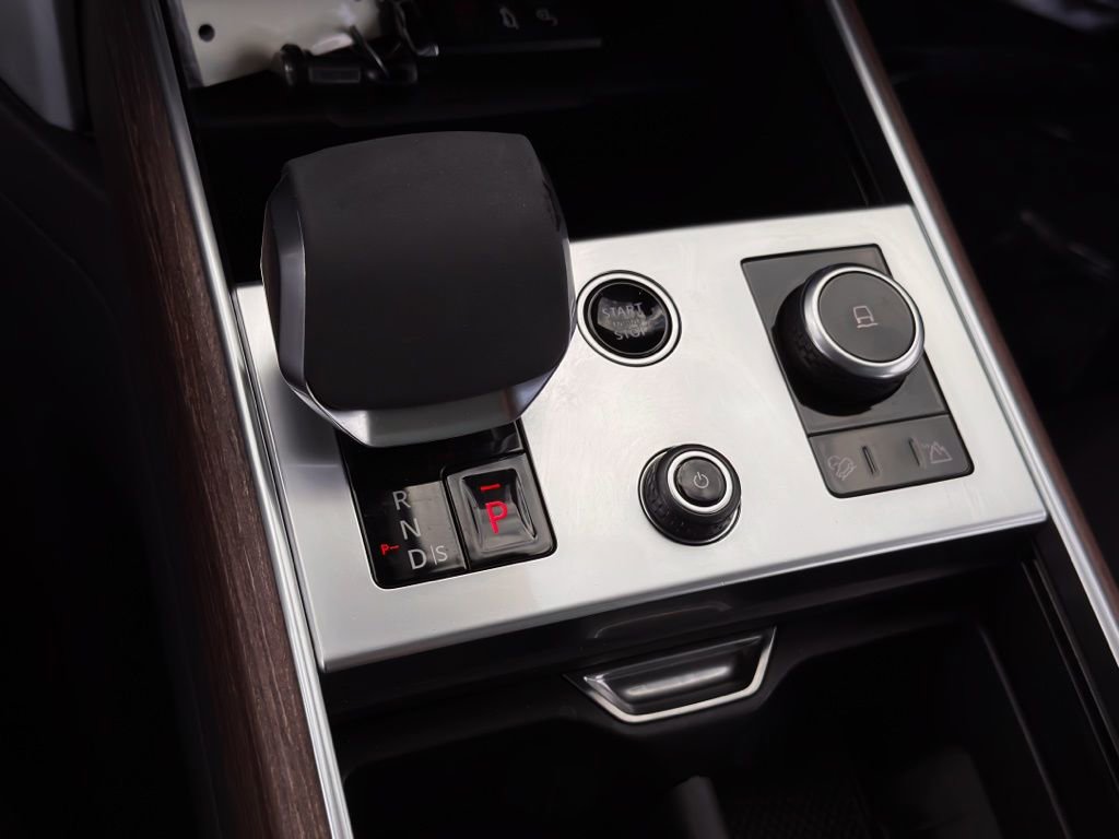 Used 2023 Land Rover Range Rover SE image 16