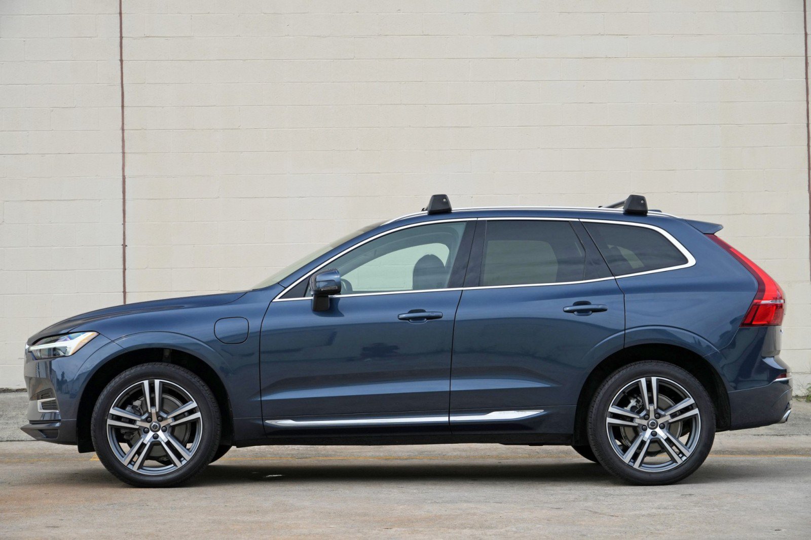 Used 2021 Volvo XC60 T8 Inscription Expression w/ Premium Package AWD/4WD image 9