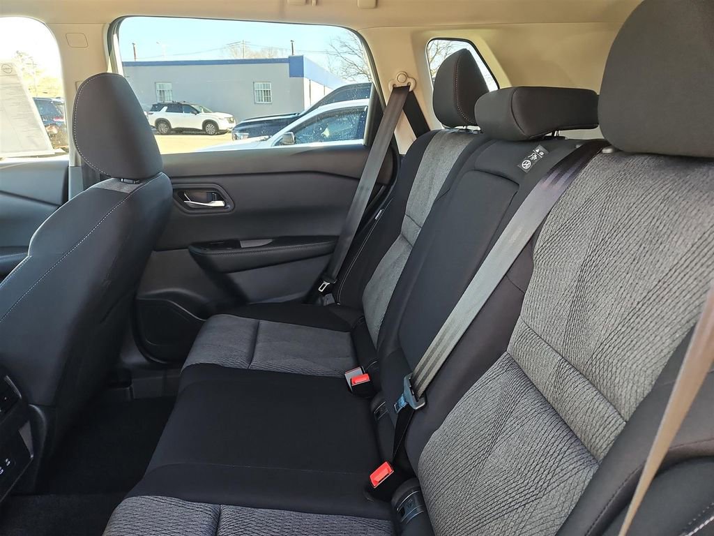 New 2026 Nissan Rogue SV w/ Cold Weather Package AWD/4WD image 18