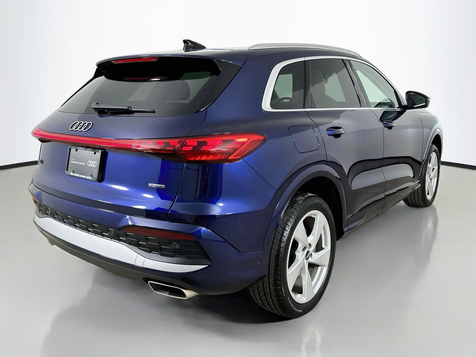 Used 2025 Audi Q5 Premium Plus w/ Premium Plus AWD/4WD image 5