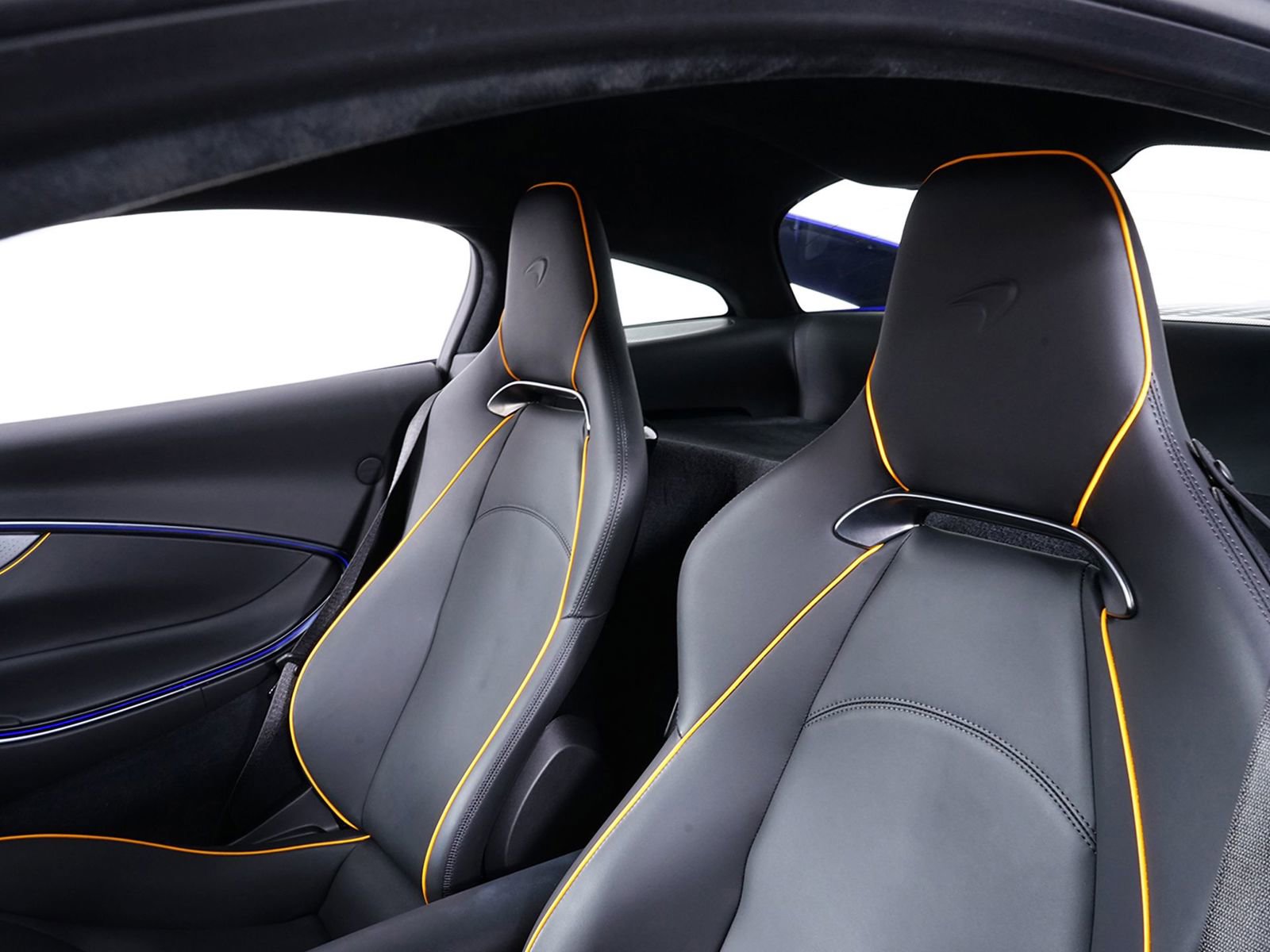 New 2025 McLaren Artura image 10