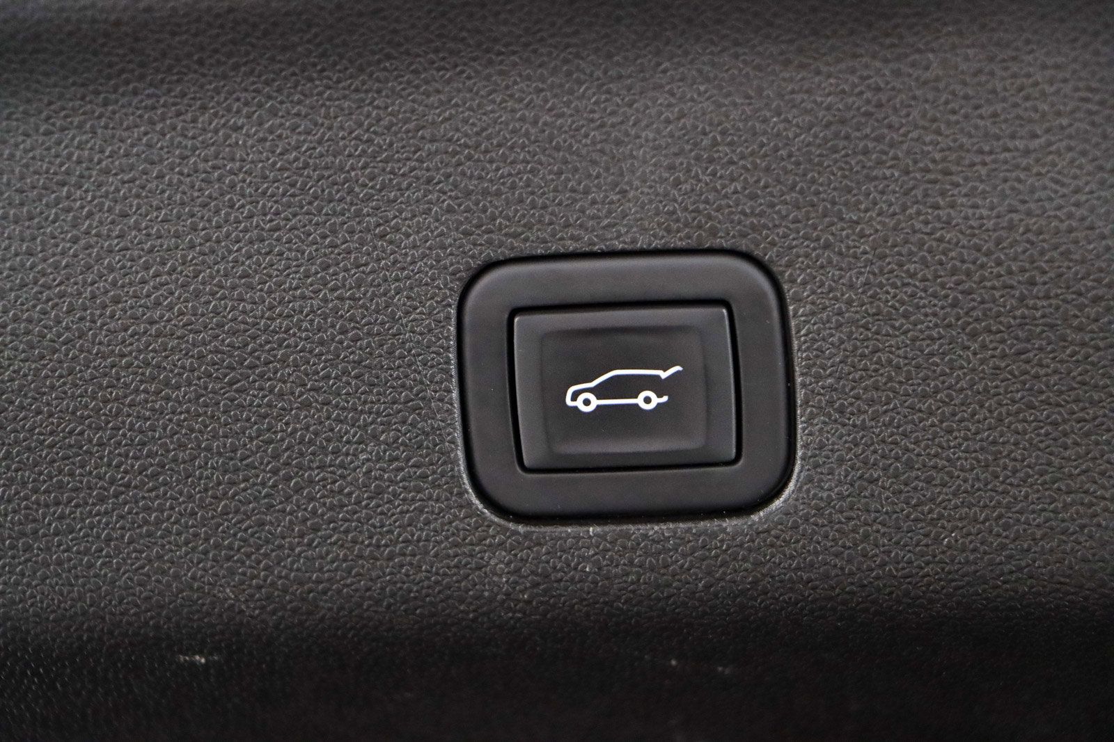 Used 2023 GMC Yukon SLT w/ SLT Luxury Package AWD/4WD image 35