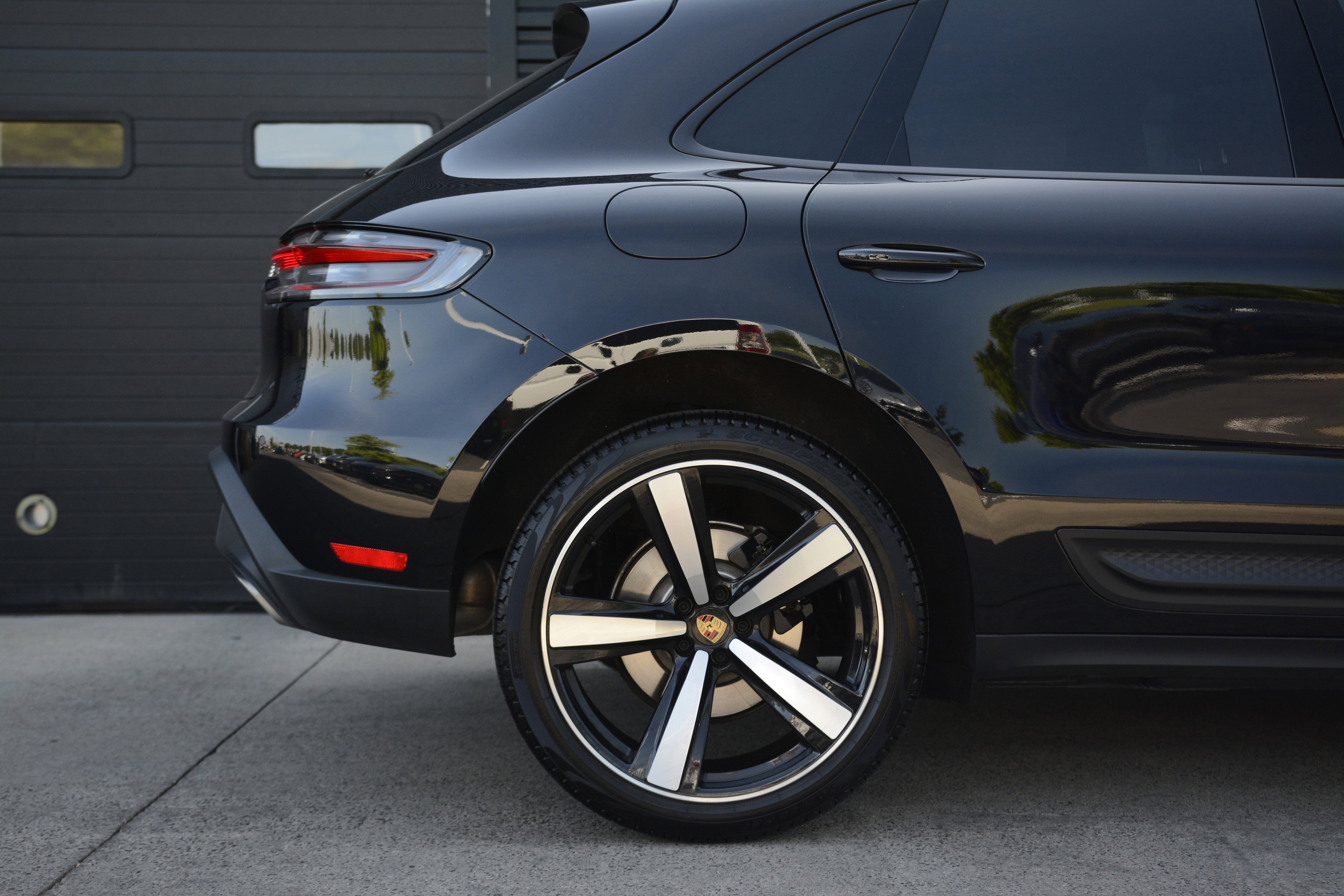 Certified 2026 Porsche Macan AWD/4WD image 40