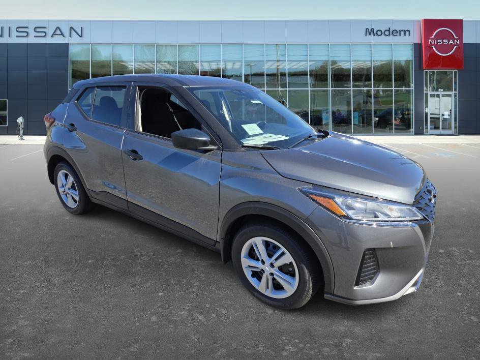 New 2025 Nissan Kicks S image 3