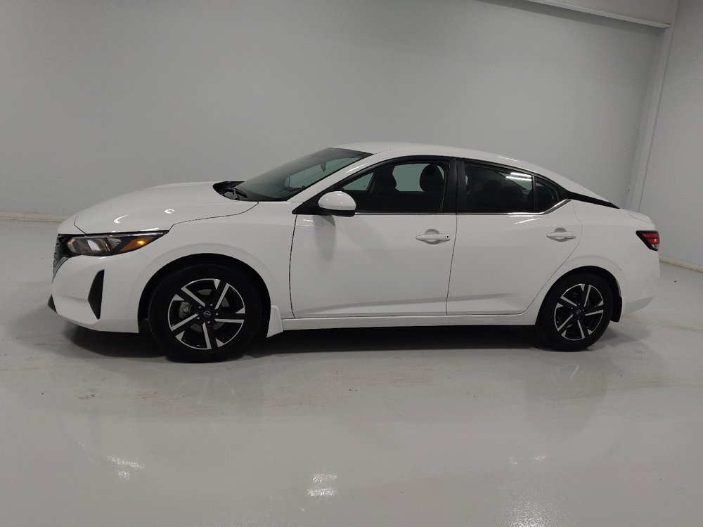 Used 2024 Nissan Sentra SV image 2