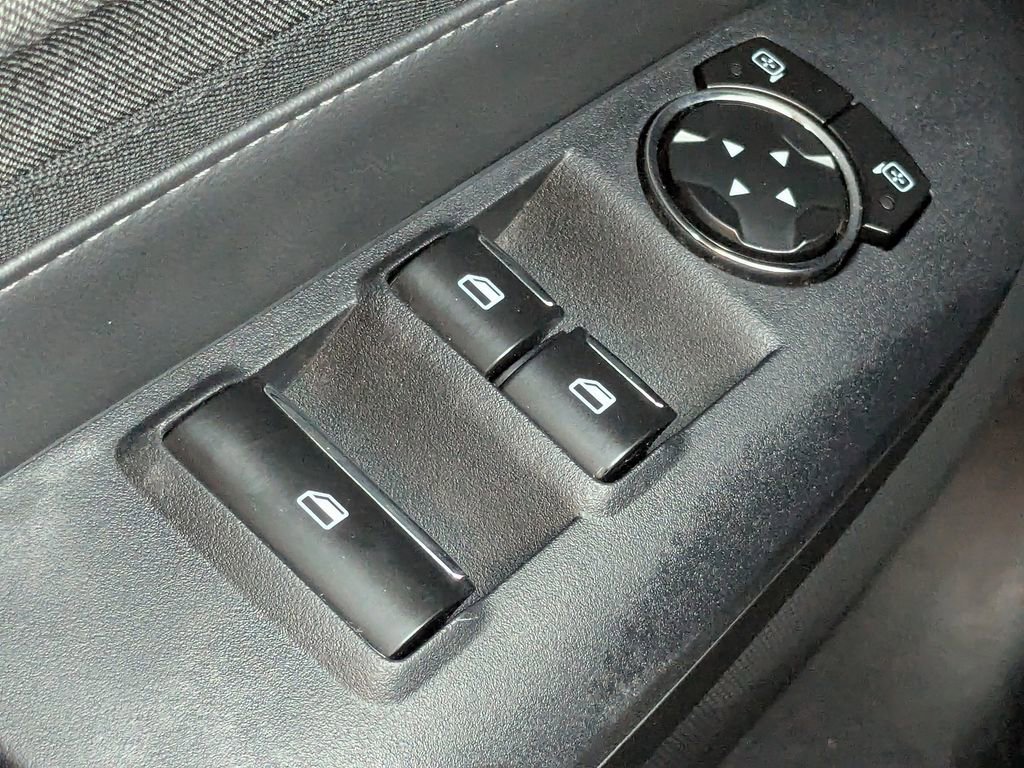 Used 2024 Ford Mustang Convertible RWD image 21