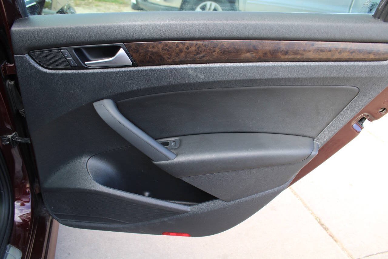 Used 2014 Volkswagen Passat 1.8T SEL Premium FWD image 5