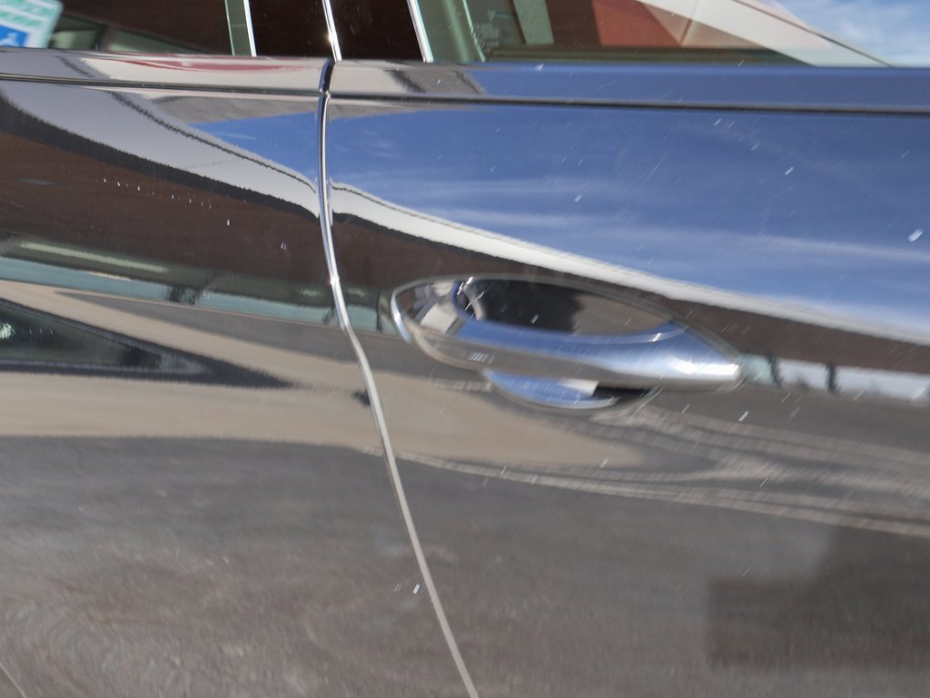 Used 2018 Porsche Panamera 4S image 8