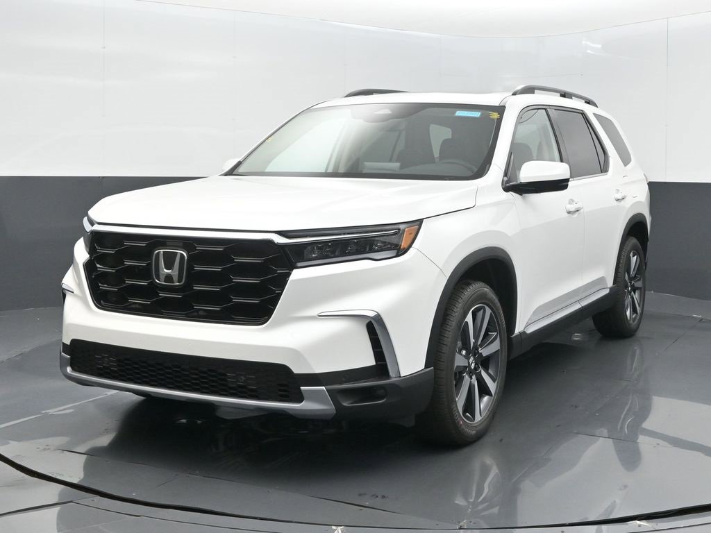 New 2025 Honda Pilot Touring image 7