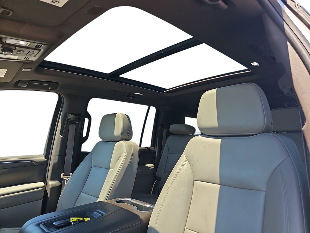 Used 2023 Chevrolet Suburban LT w/ Luxury Package AWD/4WD image 29