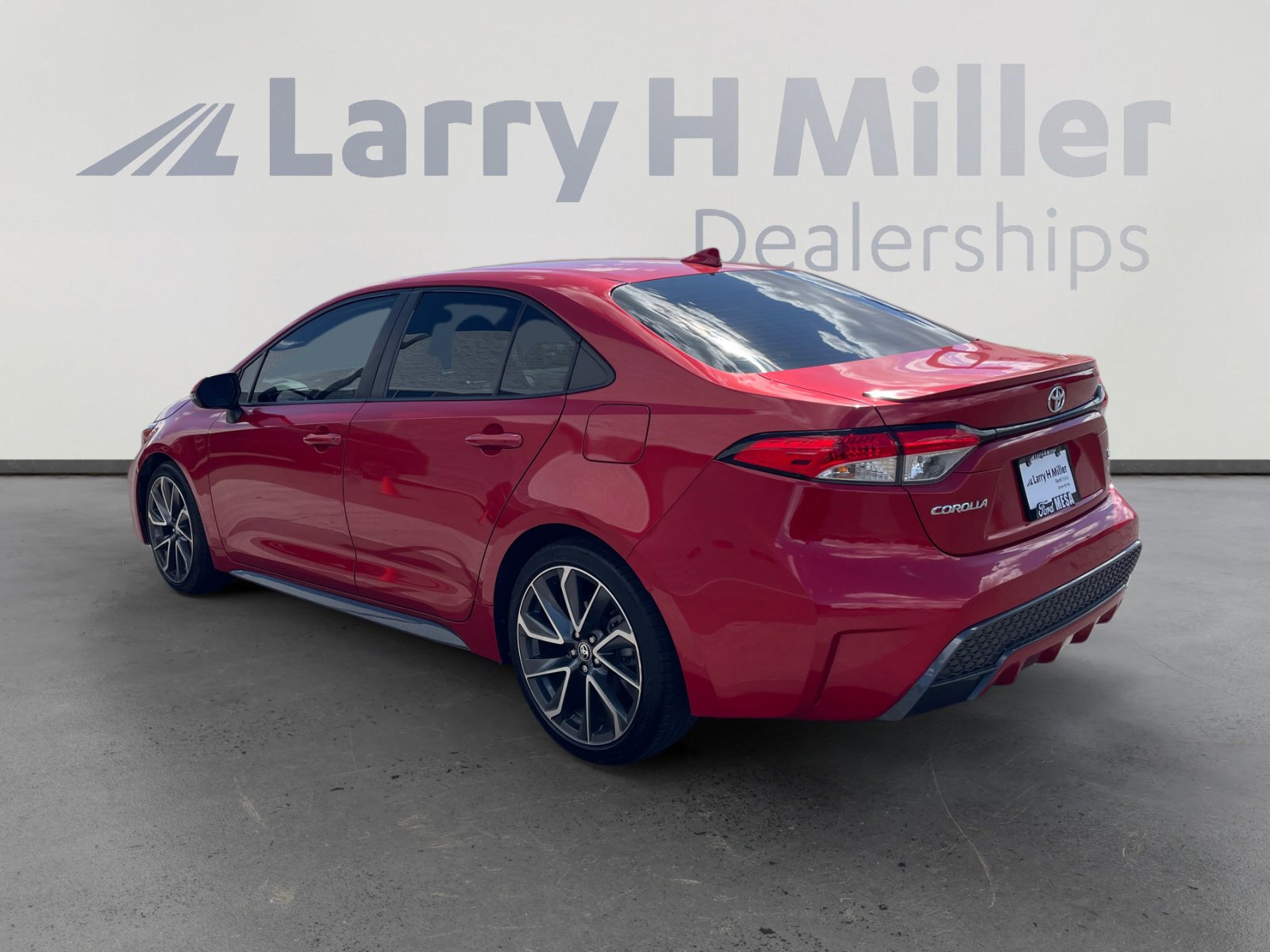 Used 2020 Toyota Corolla SE FWD image 3