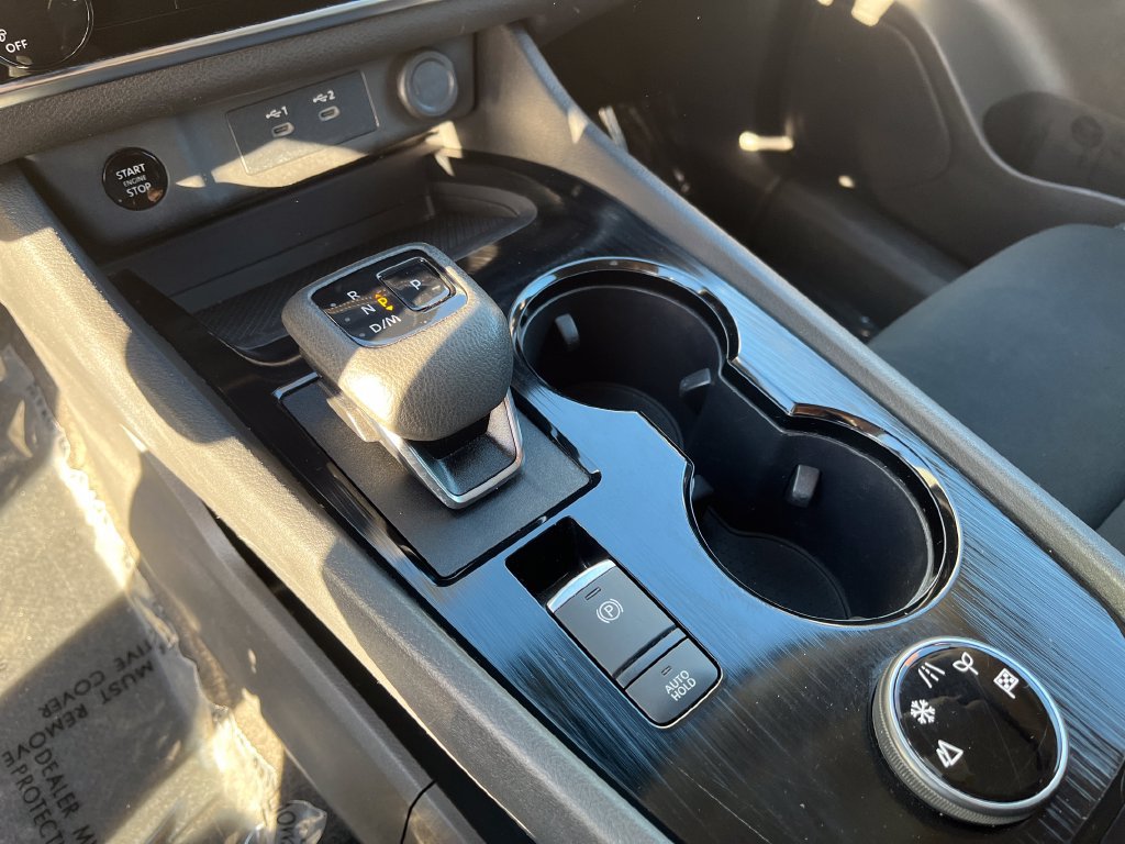Used 2024 Nissan Rogue S AWD/4WD image 24
