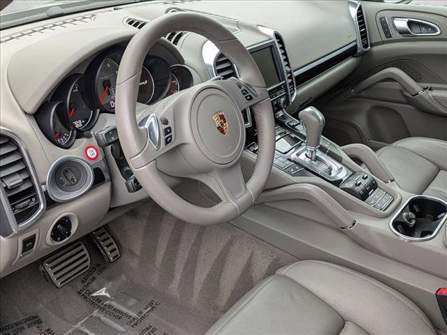 Used 2013 Porsche Cayenne S image 10