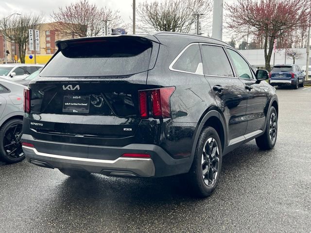 Used 2024 Kia Sorento S image 9