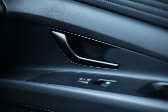 Certified 2025 Hyundai Elantra Sport FWD image 39