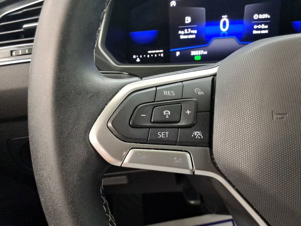 Certified 2022 Volkswagen Tiguan SE image 25