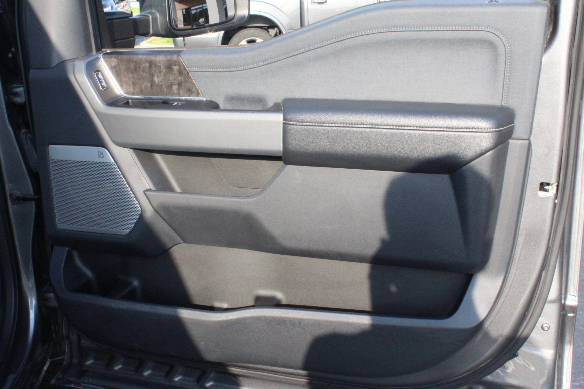 Used 2023 Ford F250 Lariat w/ Lariat Ultimate Package AWD/4WD image 36