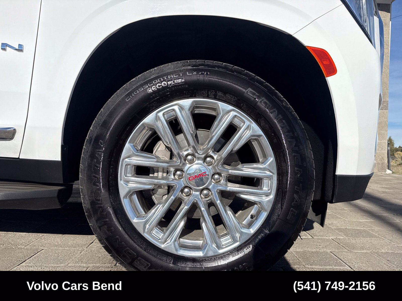 Used 2023 GMC Yukon SLT w/ SLT Premium Package AWD/4WD image 8